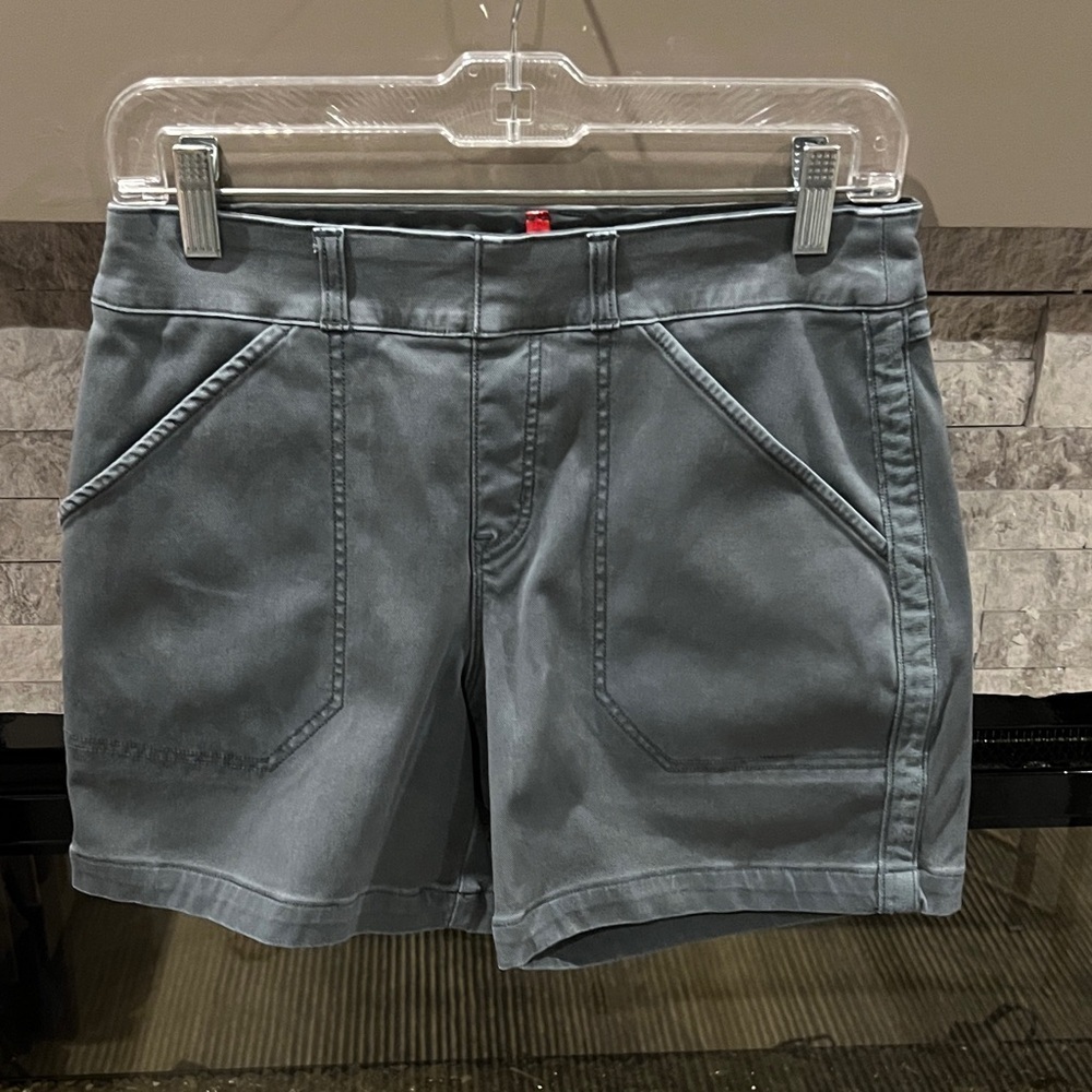 Spanx greenish gray Women's cargo Shorts size Small
